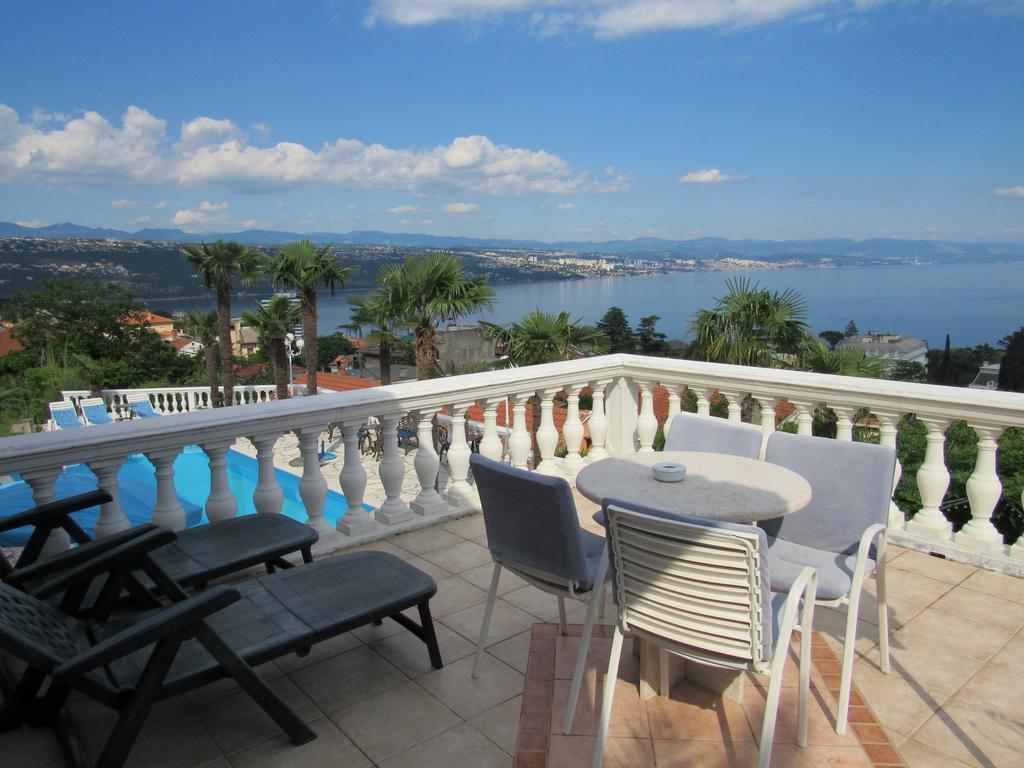 Apartments Villa Palme Abbazia Esterno foto
