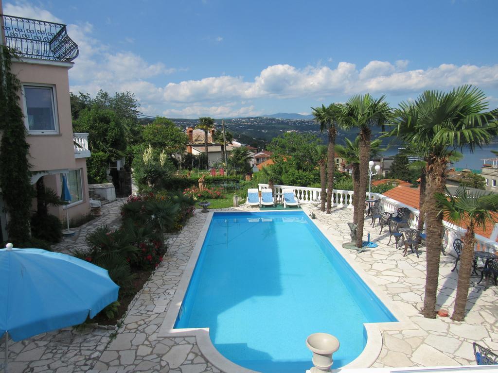 Apartments Villa Palme Abbazia Esterno foto