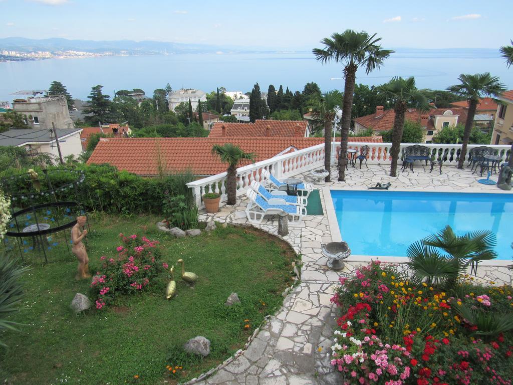 Apartments Villa Palme Abbazia Esterno foto