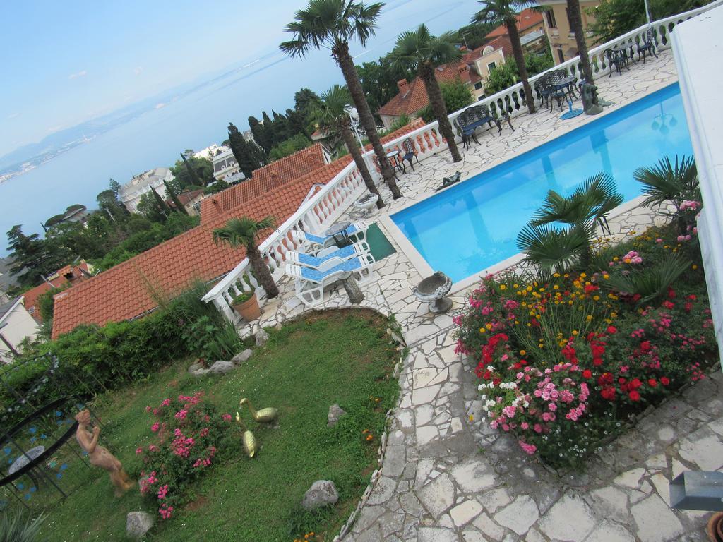 Apartments Villa Palme Abbazia Esterno foto