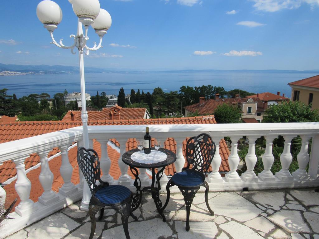 Apartments Villa Palme Abbazia Esterno foto