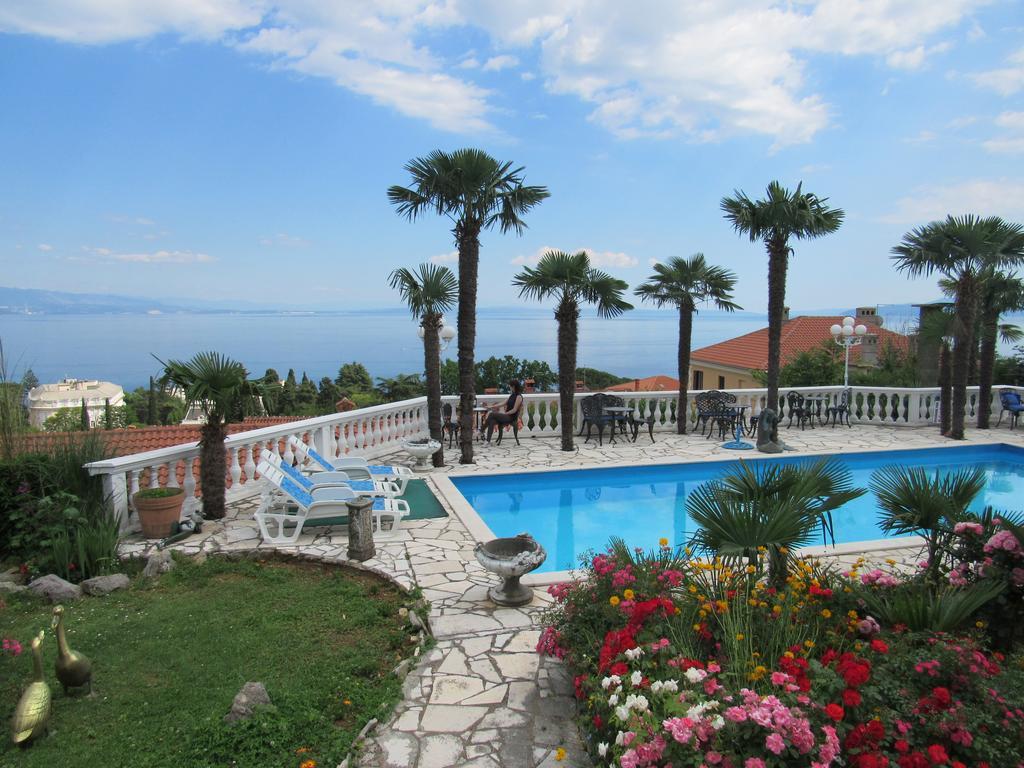 Apartments Villa Palme Abbazia Esterno foto